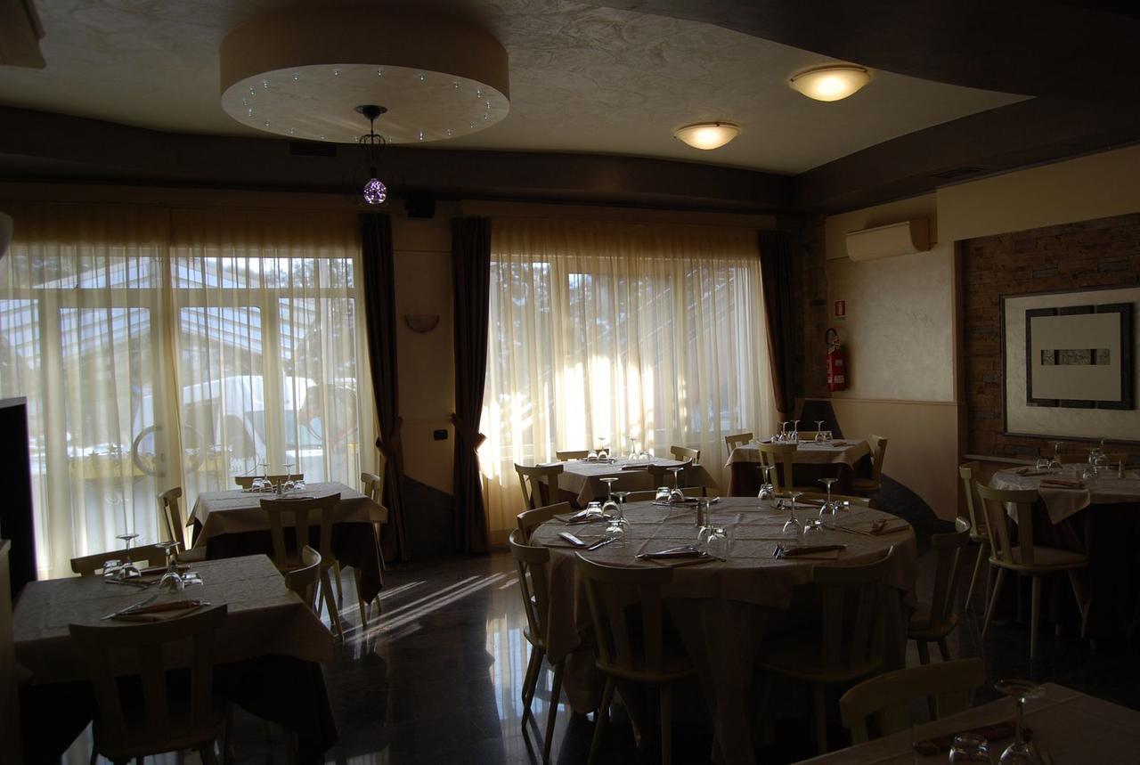 Hotel Iscla 埃多洛 外观 照片