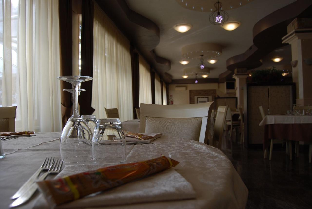 Hotel Iscla 埃多洛 外观 照片